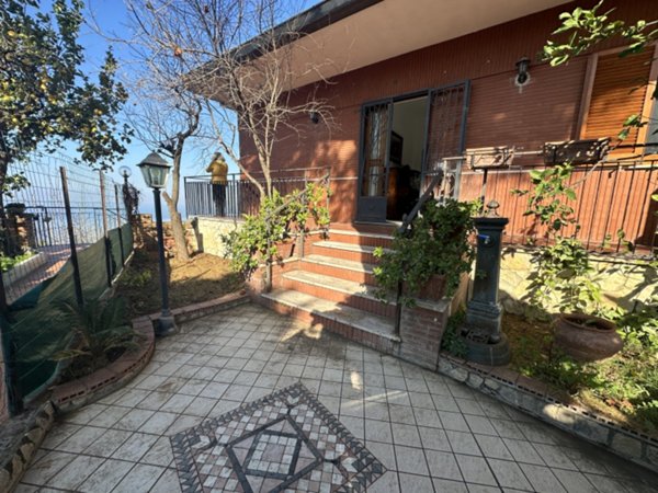 appartamento in vendita a Vico Equense in zona Seiano