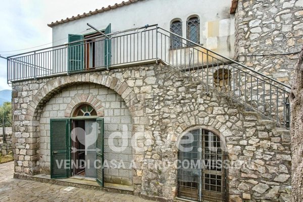 casa indipendente in vendita a Vico Equense