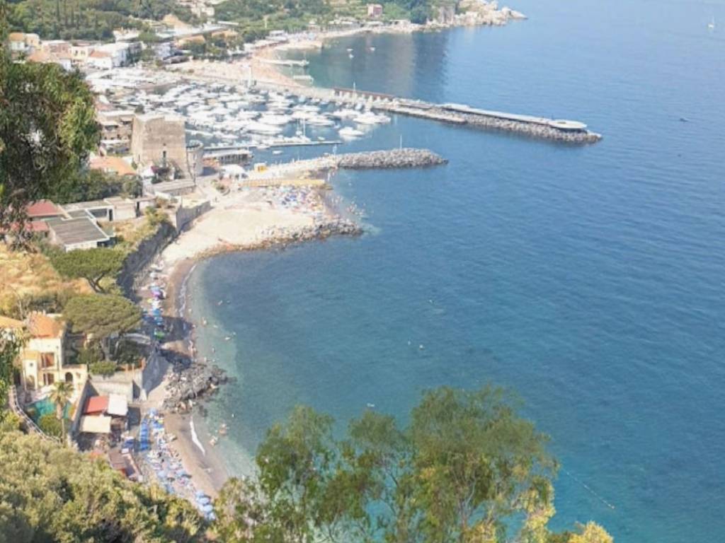 casa indipendente in vendita a Vico Equense