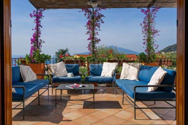 casa indipendente in vendita a Vico Equense