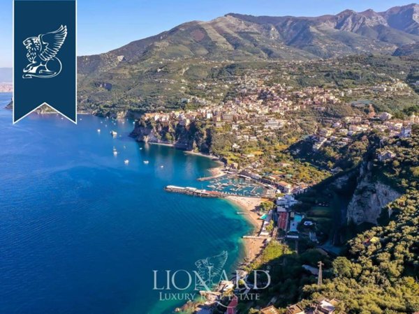 casa indipendente in vendita a Vico Equense