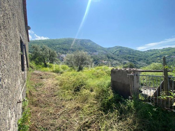 casa indipendente in vendita a Vico Equense in zona Arola