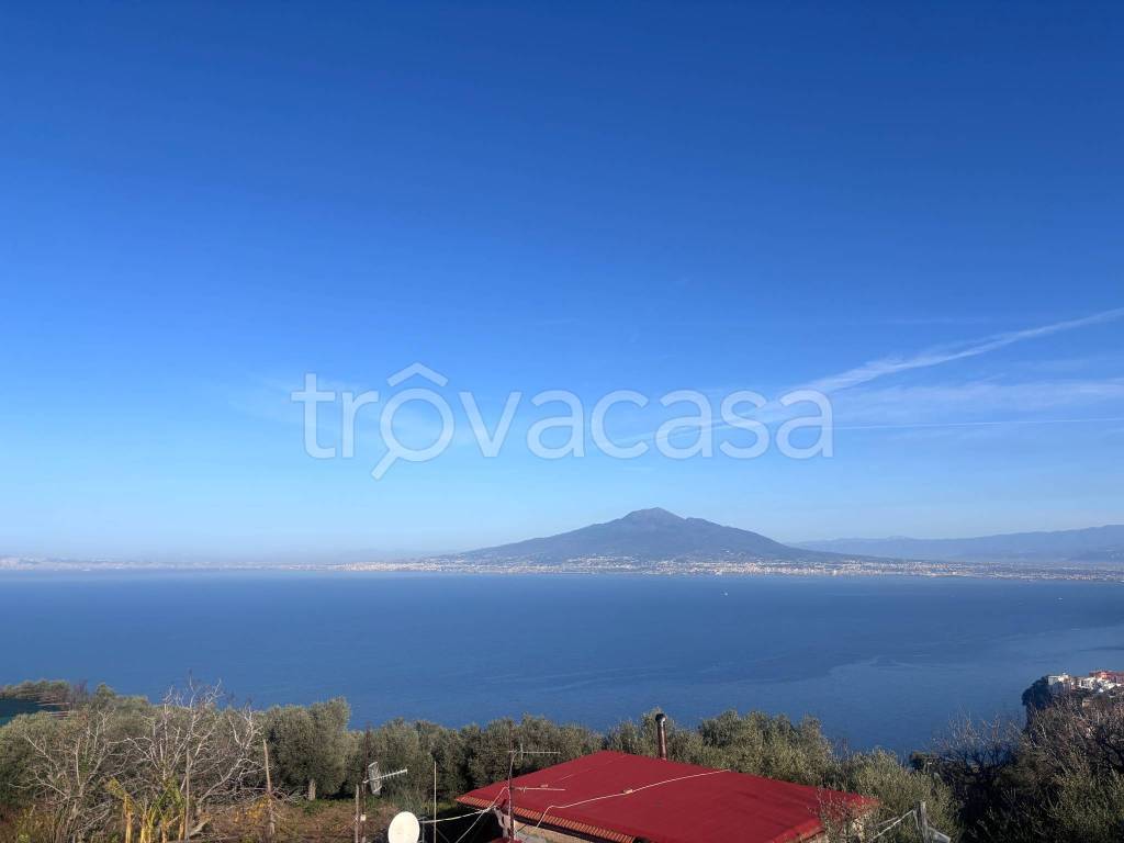 appartamento in vendita a Vico Equense in zona Montechiaro