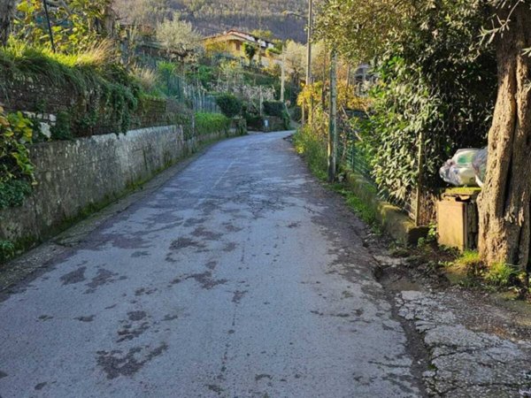 ufficio in vendita a Vico Equense in zona Arola