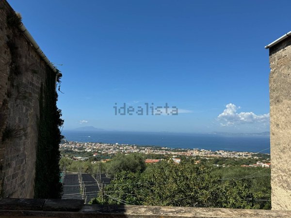 appartamento in vendita a Vico Equense