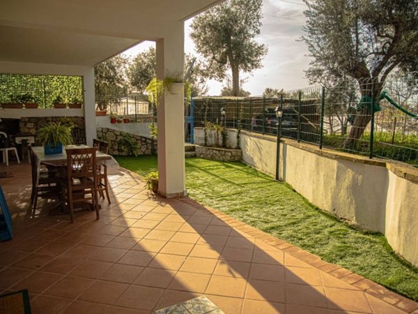 casa indipendente in vendita a Vico Equense in zona Montechiaro