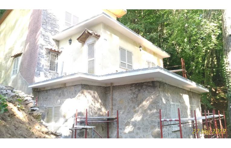 casa indipendente in vendita a Vico Equense in zona Villaggio Monte Faito