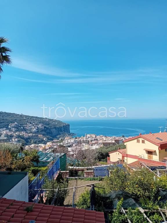 appartamento in vendita a Vico Equense in zona Bonea