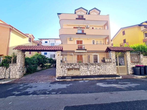 intera palazzina in vendita a Villaricca