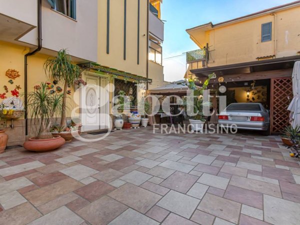 casa indipendente in vendita a Villaricca