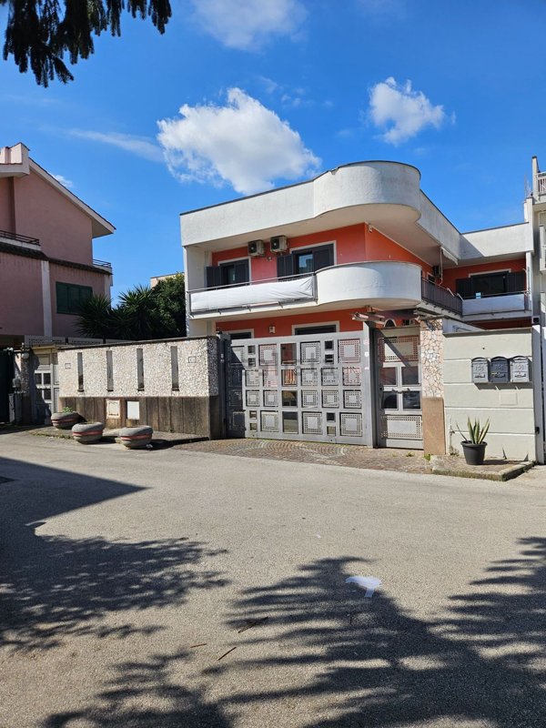 casa indipendente in vendita a Villaricca