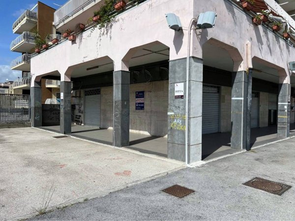 negozio in vendita a Volla