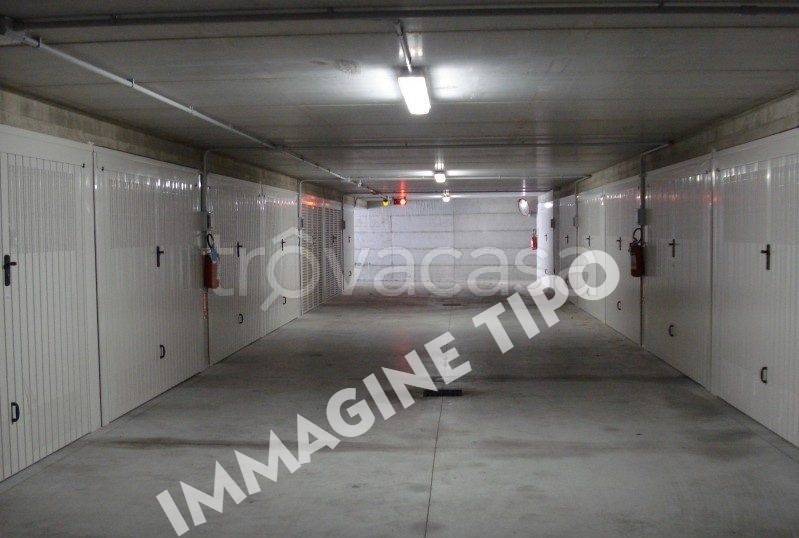 locale commerciale in vendita a Volla