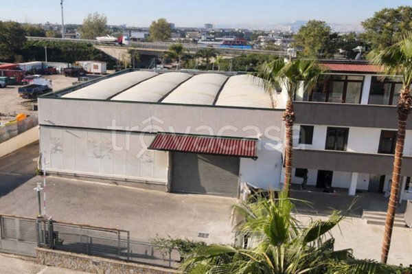 locale commerciale in vendita a Volla