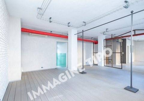 locale commerciale in vendita a Volla