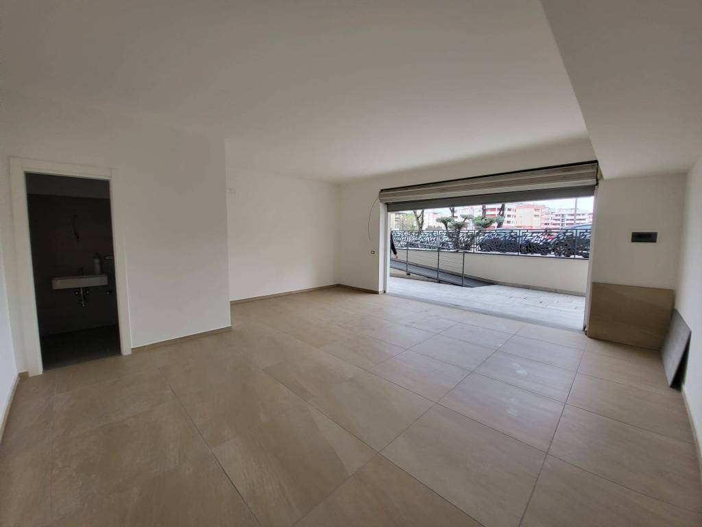 negozio in vendita a Volla