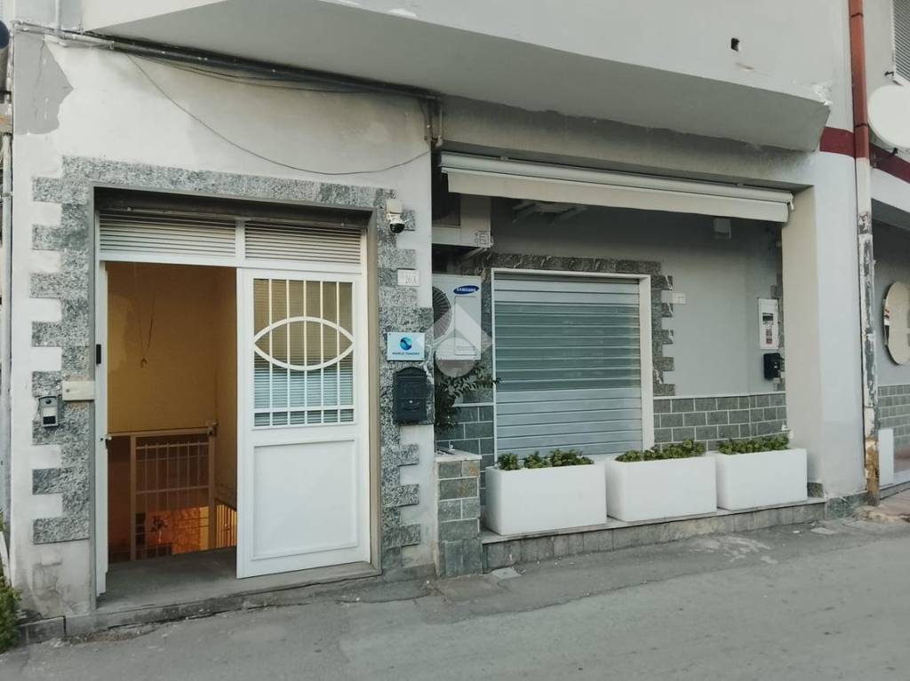 locale commerciale in vendita a Volla