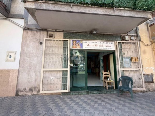 locale commerciale in vendita a Volla