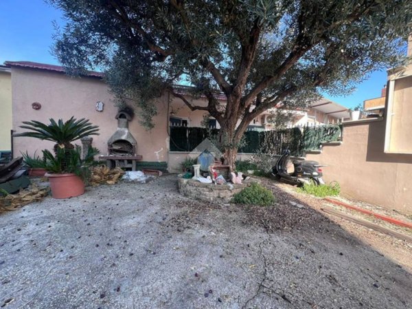 casa indipendente in vendita a Santa Maria la Carità