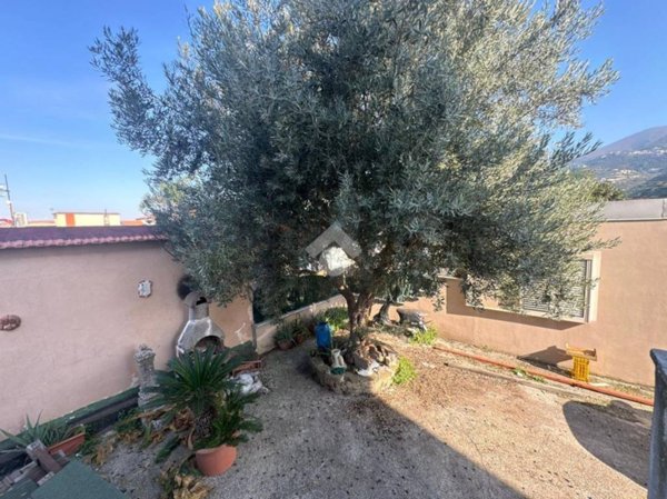 casa indipendente in vendita a Santa Maria la Carità