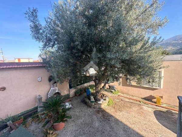 casa indipendente in vendita a Santa Maria la Carità