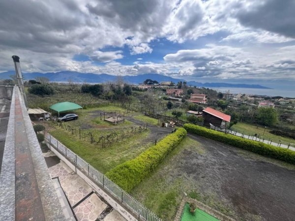 negozio in vendita a Trecase