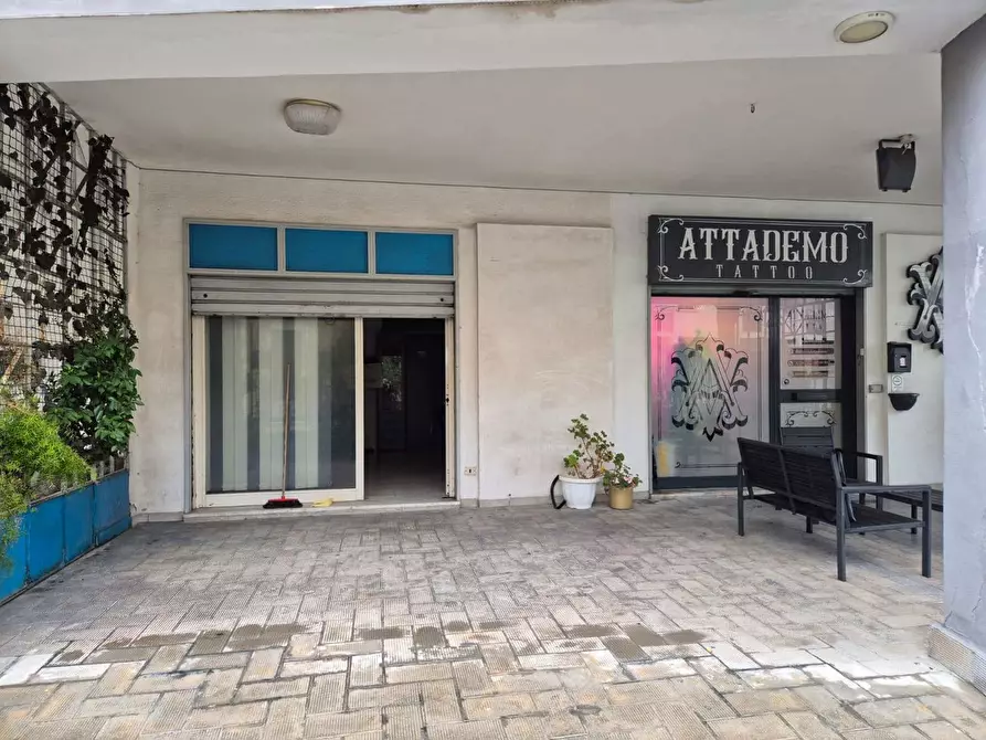 locale commerciale in vendita a Trecase