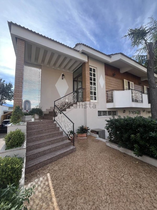 casa indipendente in vendita a Trecase