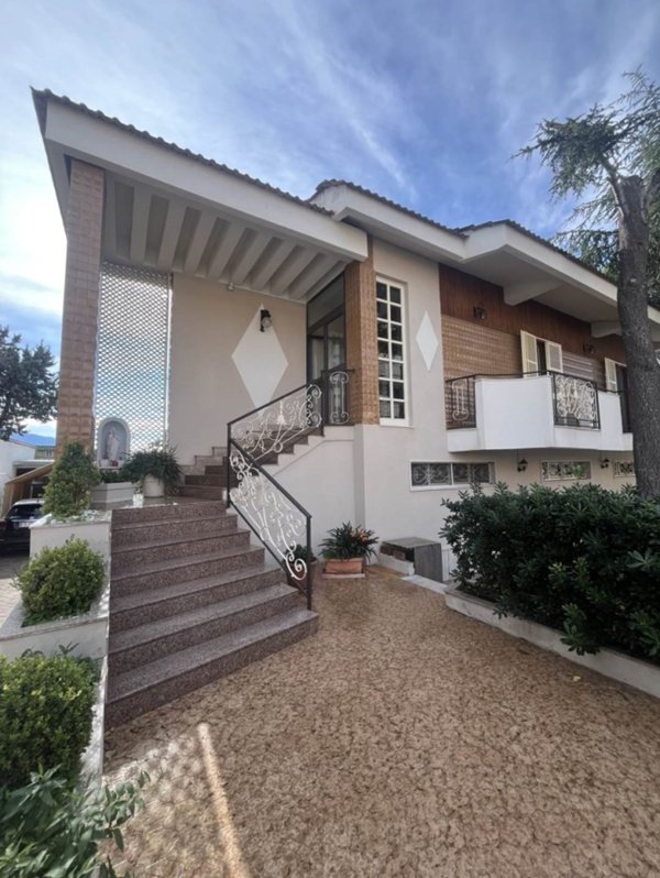 casa indipendente in vendita a Trecase