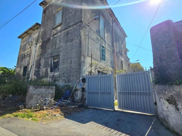 locale commerciale in vendita a Trecase