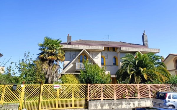 casa indipendente in vendita ad Aiello del Sabato