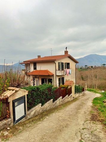 casa indipendente in vendita ad Aiello del Sabato