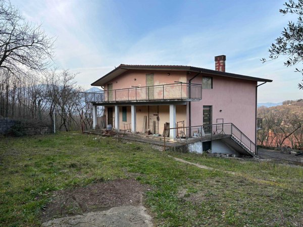 casa indipendente in vendita ad Aiello del Sabato