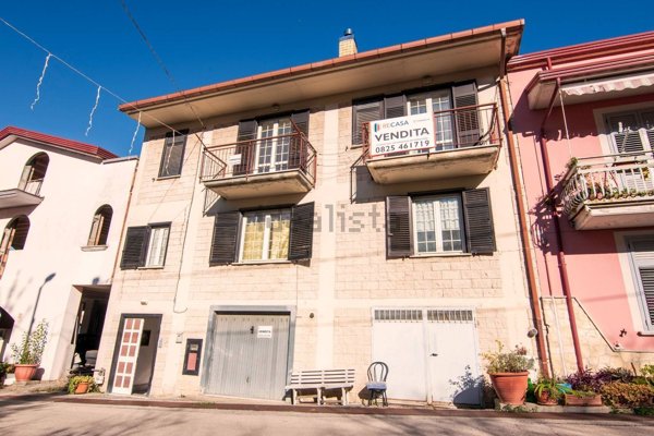 casa semindipendente in vendita ad Aiello del Sabato