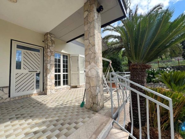 casa indipendente in vendita ad Aiello del Sabato