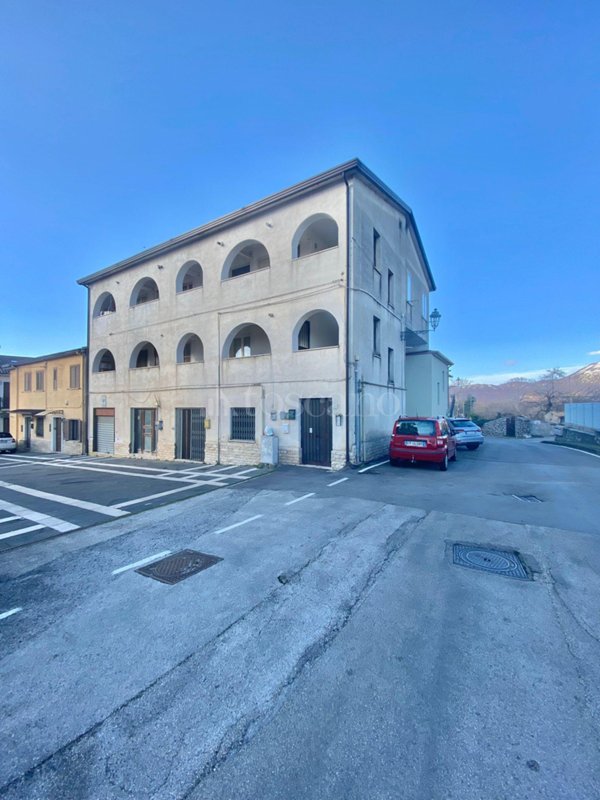 casa indipendente in vendita ad Aiello del Sabato in zona Sabina