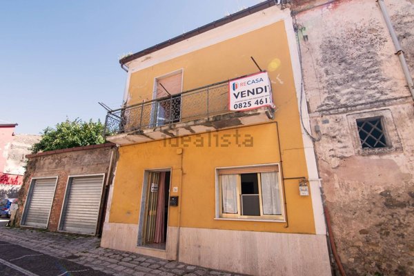 casa semindipendente in vendita ad Aiello del Sabato