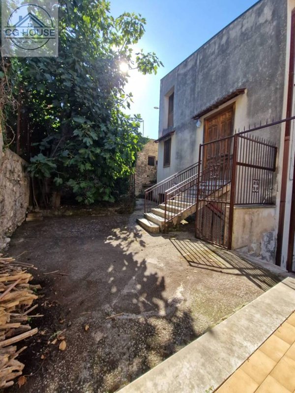 casa indipendente in vendita ad Aiello del Sabato