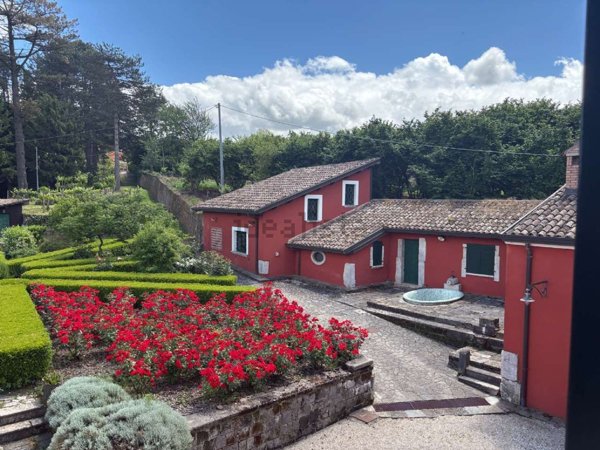 casale in vendita ad Aiello del Sabato in zona San Raffaele