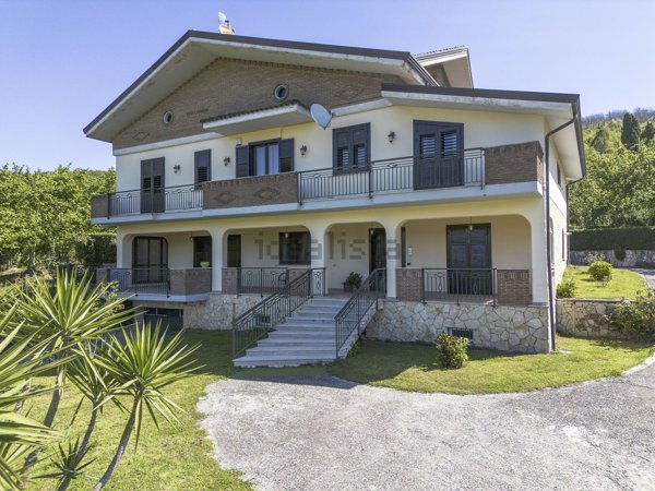 casa indipendente in vendita ad Aiello del Sabato