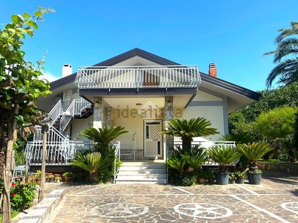casa indipendente in vendita ad Aiello del Sabato in zona San Raffaele