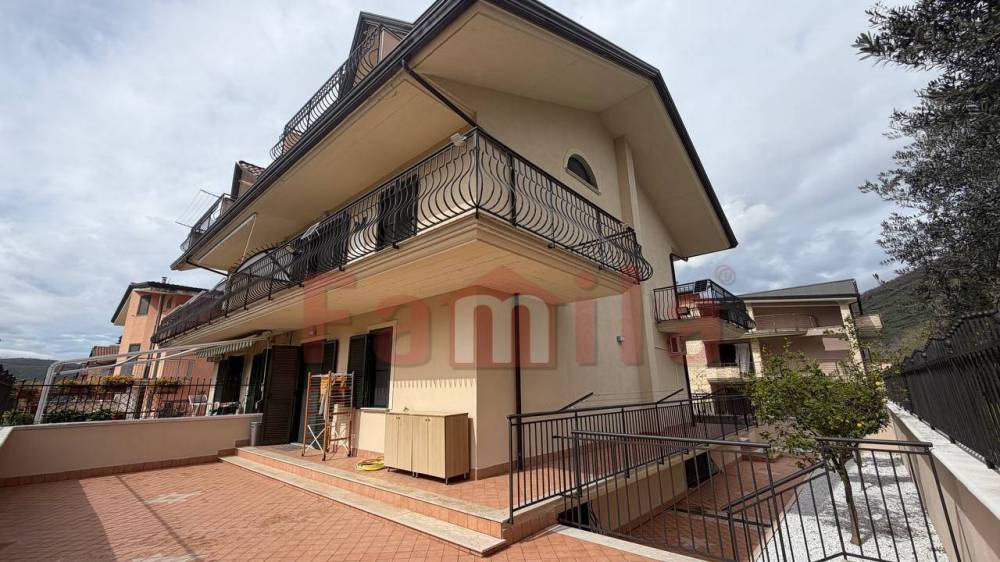 casa indipendente in vendita ad Aiello del Sabato