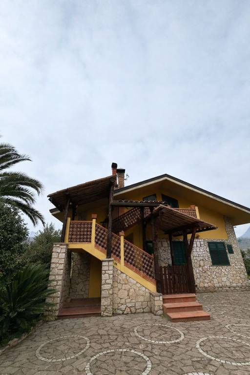 casa indipendente in vendita ad Aiello del Sabato