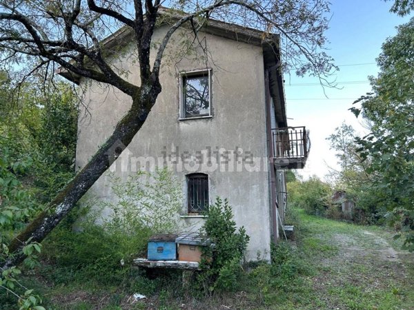 quadrivano in vendita ad Aiello del Sabato