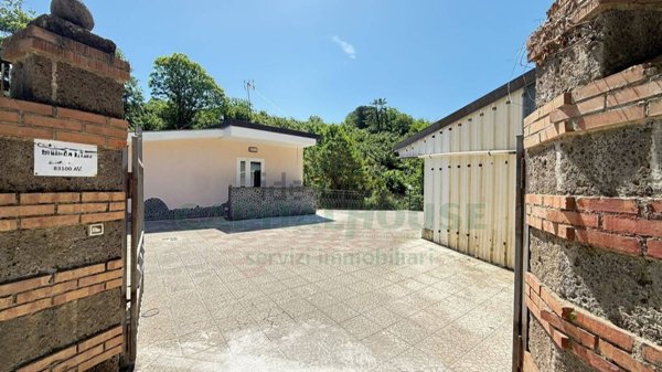casa indipendente in vendita ad Aiello del Sabato