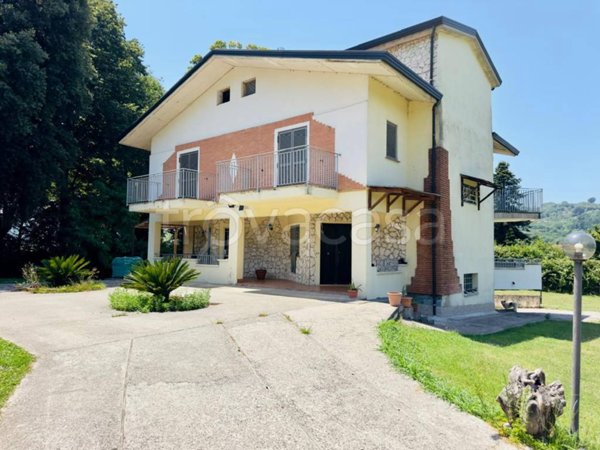 casa indipendente in vendita ad Aiello del Sabato