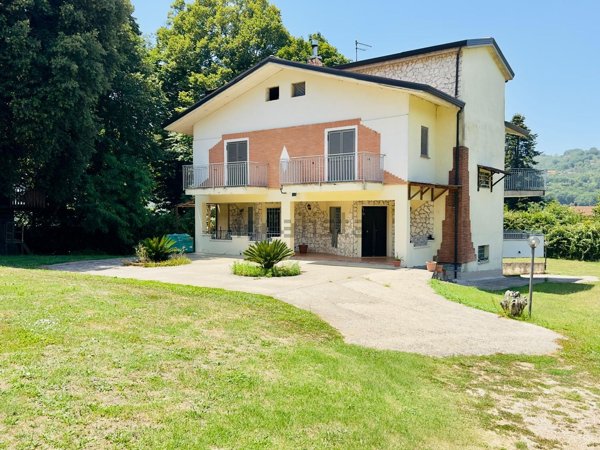 casa indipendente in vendita ad Aiello del Sabato in zona San Raffaele