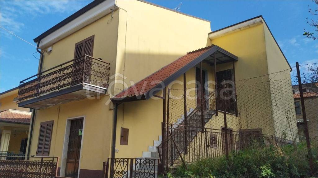 casa indipendente in vendita ad Altavilla Irpina