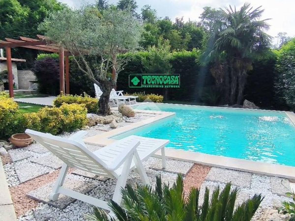 casa indipendente in vendita ad Altavilla Irpina