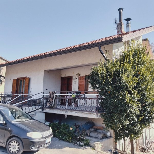 casa indipendente in vendita ad Altavilla Irpina